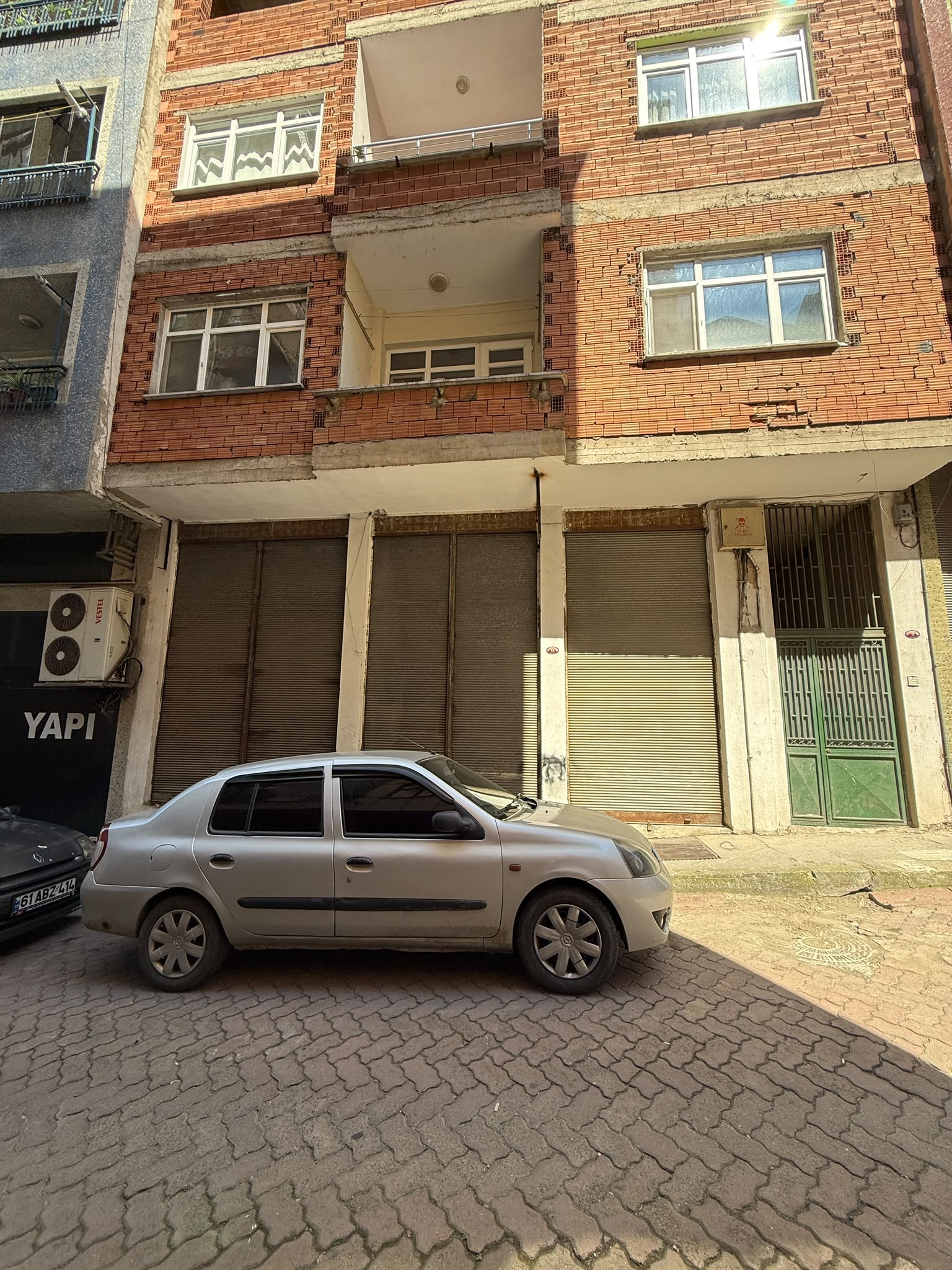 AKÇAABAT DÜRBİNAR APARTMAN